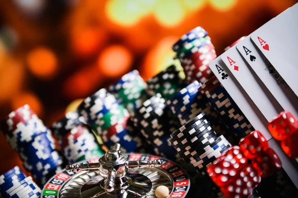 Live-dealer table rules and payout chart